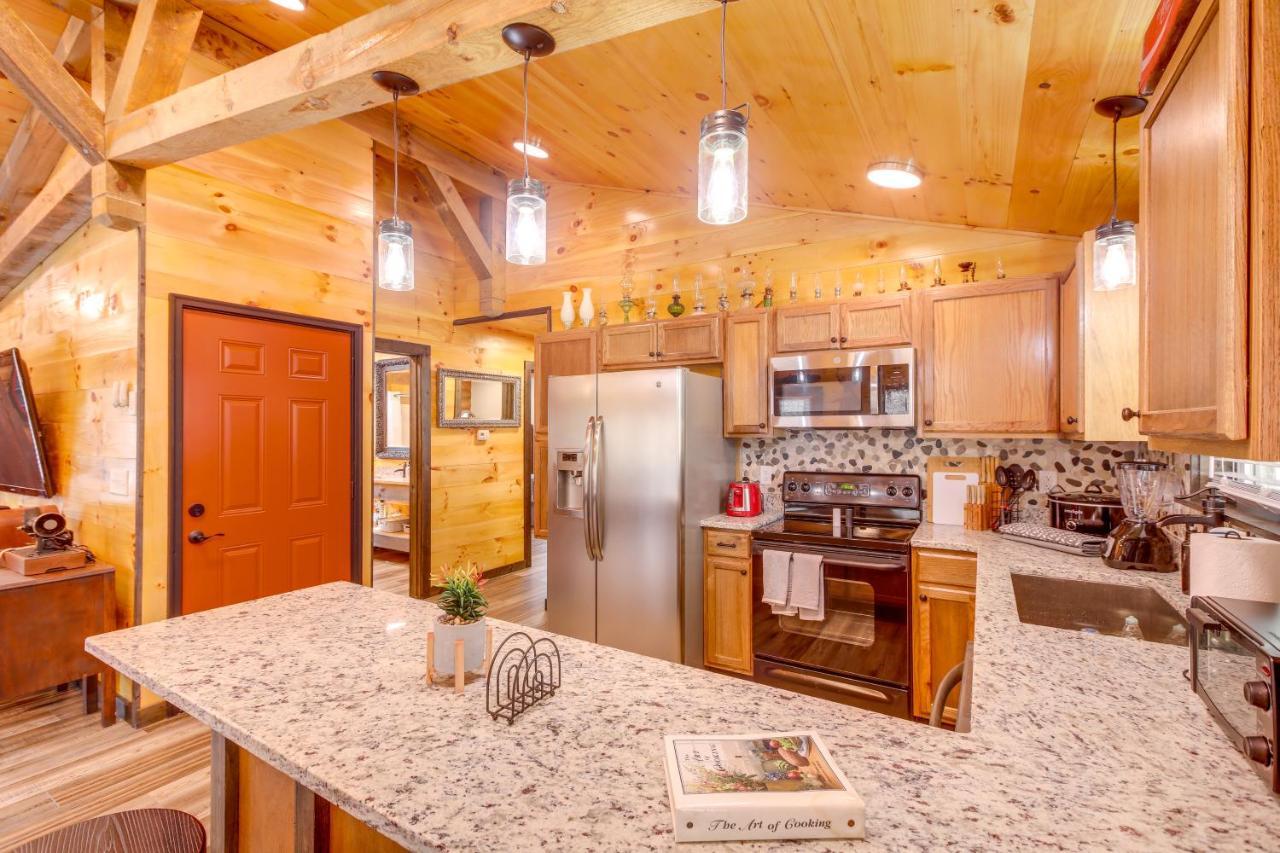Pet-Friendly Chattanooga Cabin With Hot Tub And Kayaks 외부 사진